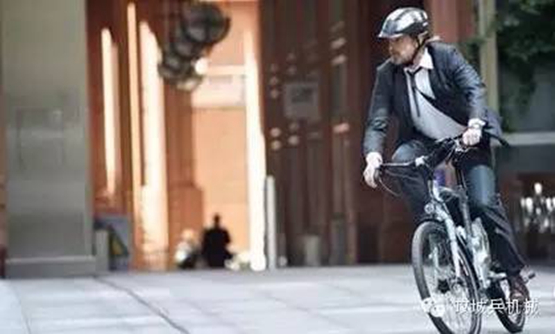 你国人民在高速上堵得发疯，德国却任性地建起了自行车高速！