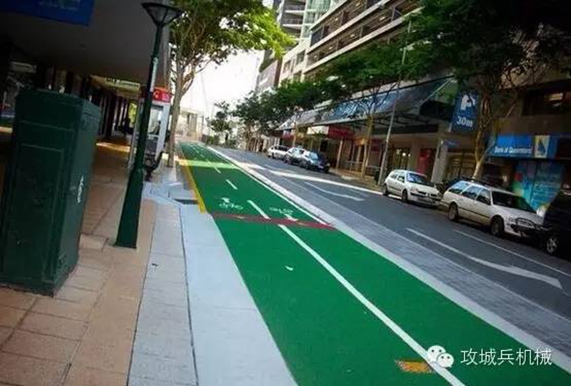 你国人民在高速上堵得发疯，德国却任性地建起了自行车高速！