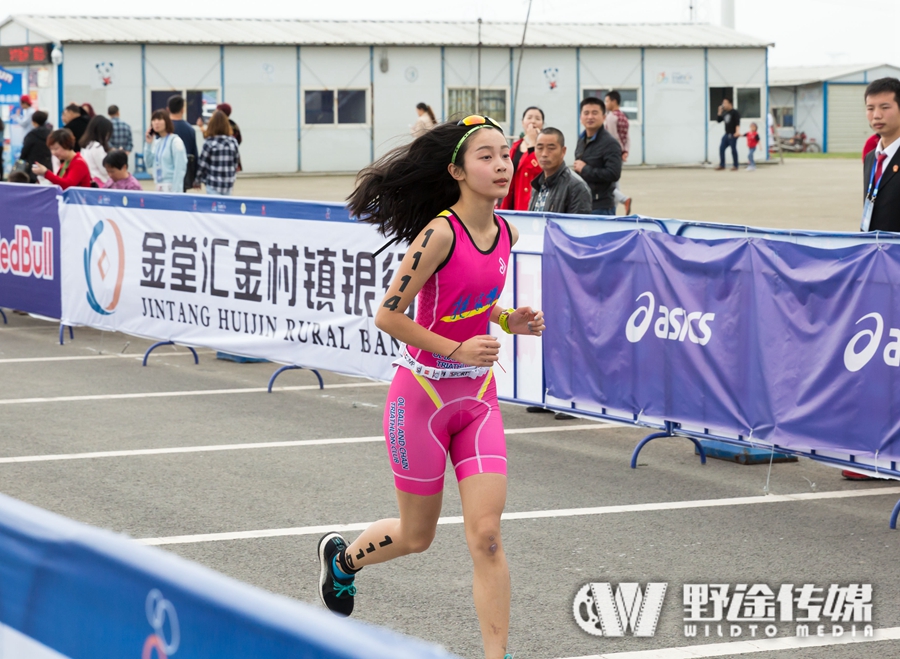 成都·金堂铁三世界杯业余组：“巴斯”夺冠 独臂铁人王家超亚军