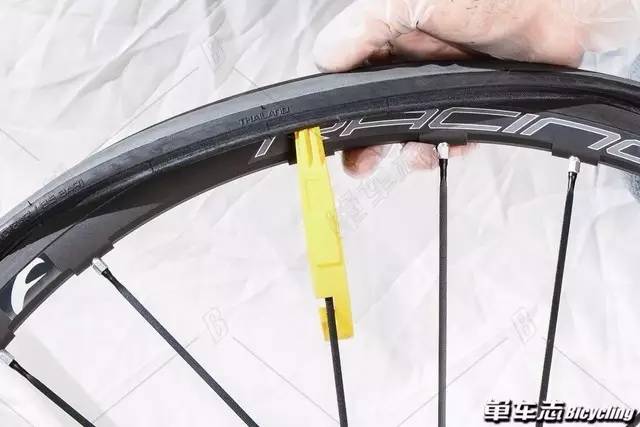 必看！让菜鸟快速学会公路车换胎补胎的方法
