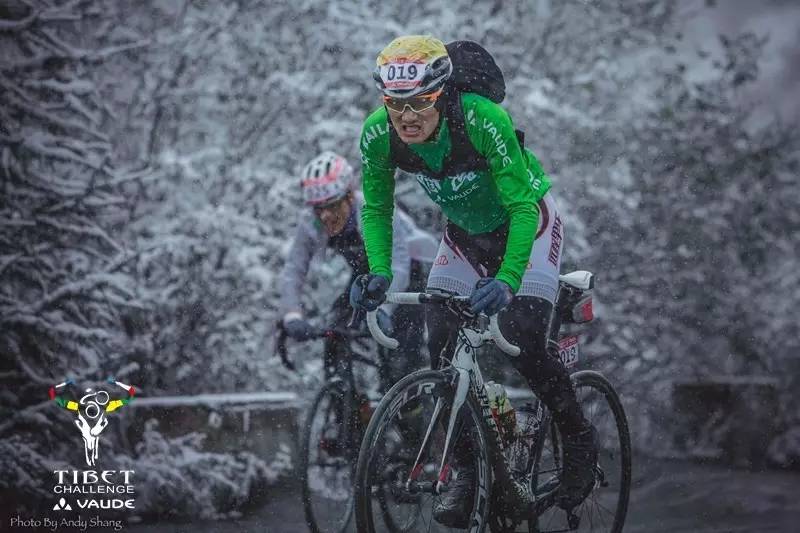 骑闯天路｜第九赛段 在4568米海拔的色季拉山迎接第一场雪