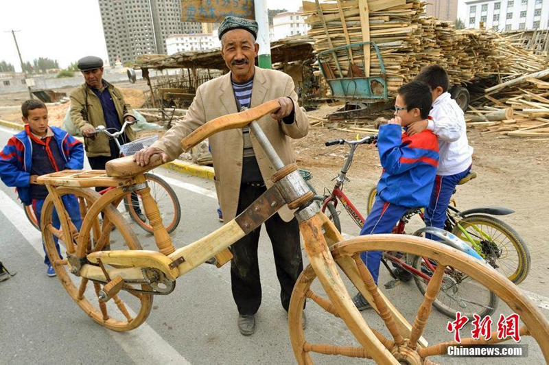 自行车发明成香饽饽！他给自行车穿透视装就透明了……