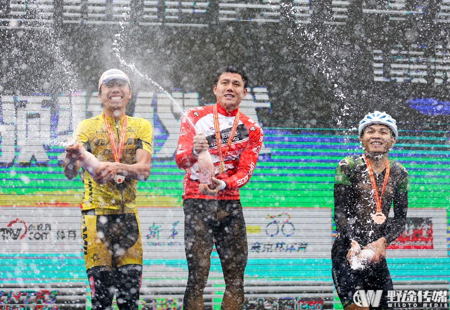 逢赛必雨 泥巴大战再现 中国山地公开赛章贡站首日