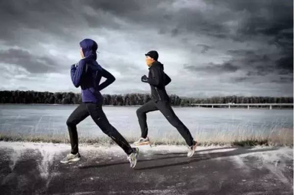 冬季跑步如何正确调整呼吸？