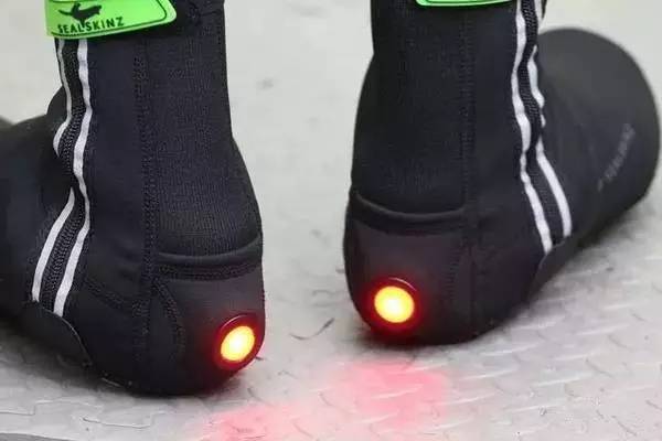 冬天骑车脚冷，这个问题你是怎么解决的？