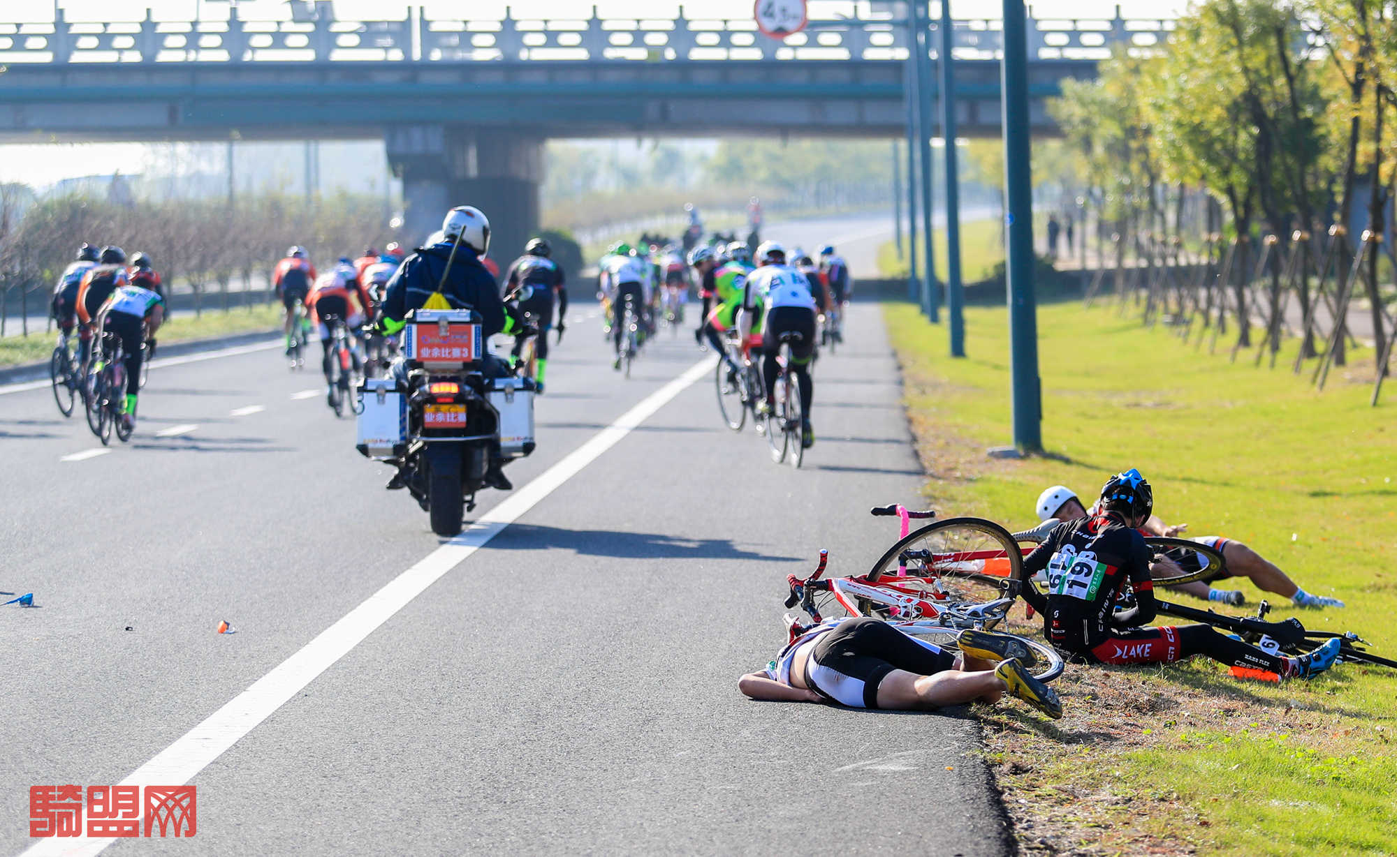 环太湖业余赛第六赛段武进绕圈：黑绿军团终夺冠  巫帛宏仅次第二