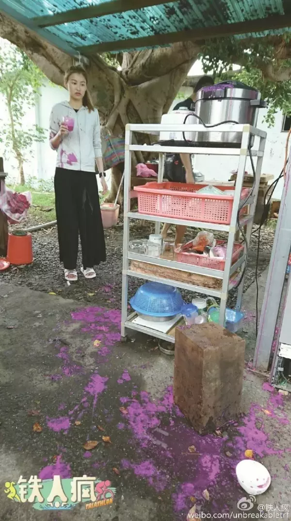 周杰伦的伴娘玩起了铁三，昆凌还会远吗？