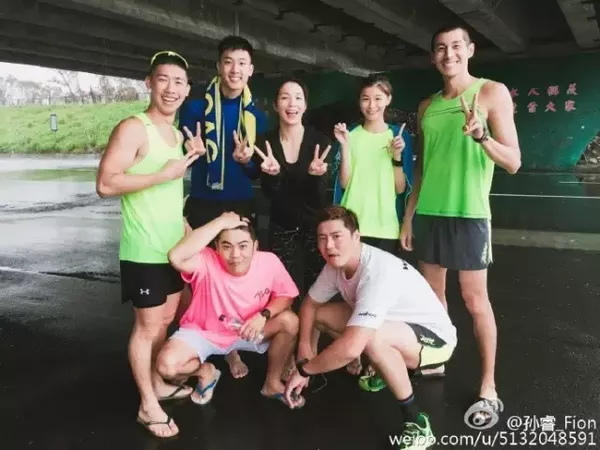 周杰伦的伴娘玩起了铁三，昆凌还会远吗？