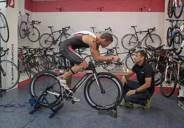 IRONMAN男子世界纪录被打破！他曾是酗酒吸毒坏小子