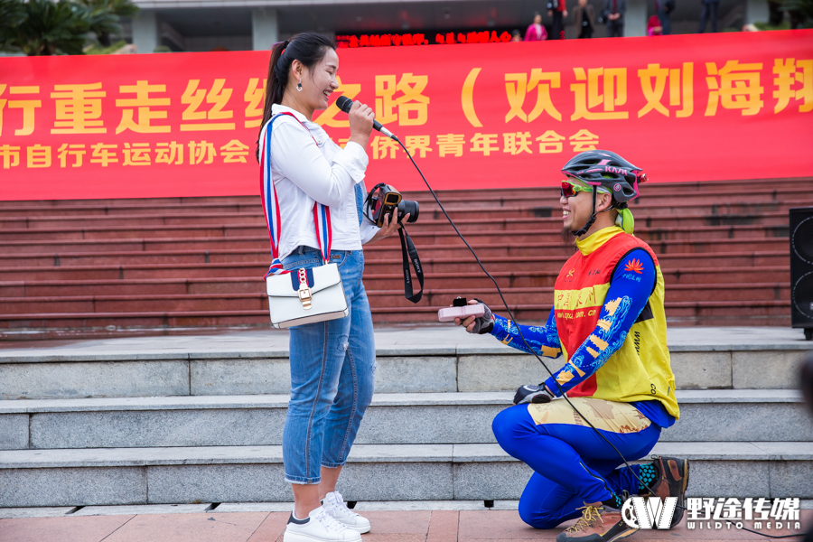 泉州超人刘海翔：单骑跨越半个地球 重走丝绸之路