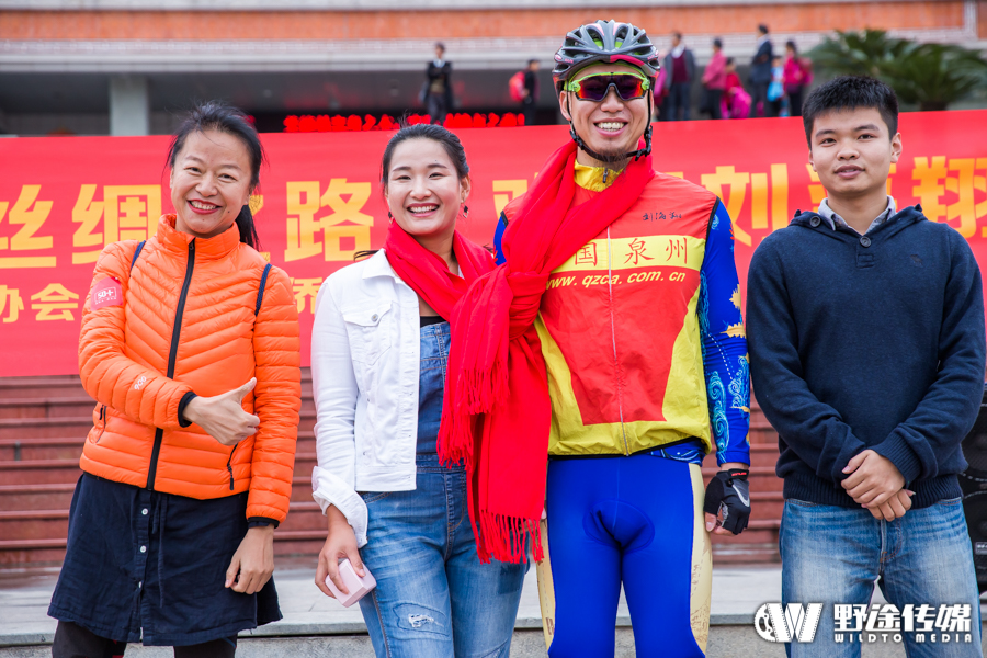 泉州超人刘海翔：单骑跨越半个地球 重走丝绸之路