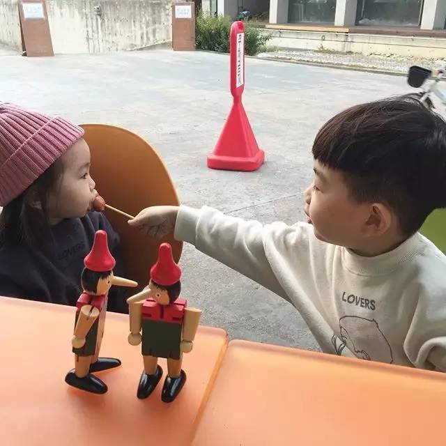 有个陪骑车陪你玩的哥哥，真好