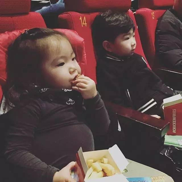 有个陪骑车陪你玩的哥哥，真好