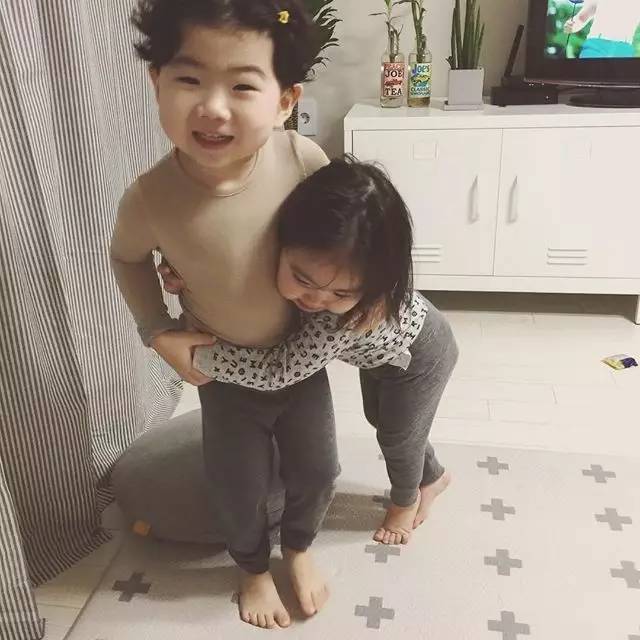 有个陪骑车陪你玩的哥哥，真好