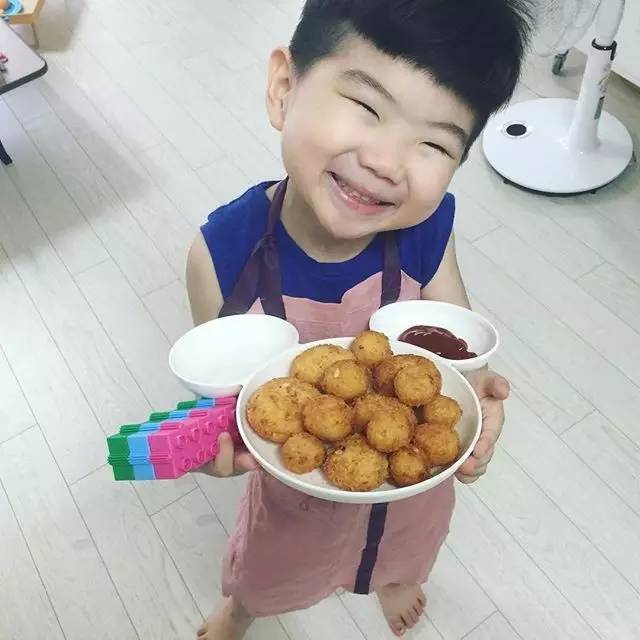 有个陪骑车陪你玩的哥哥，真好