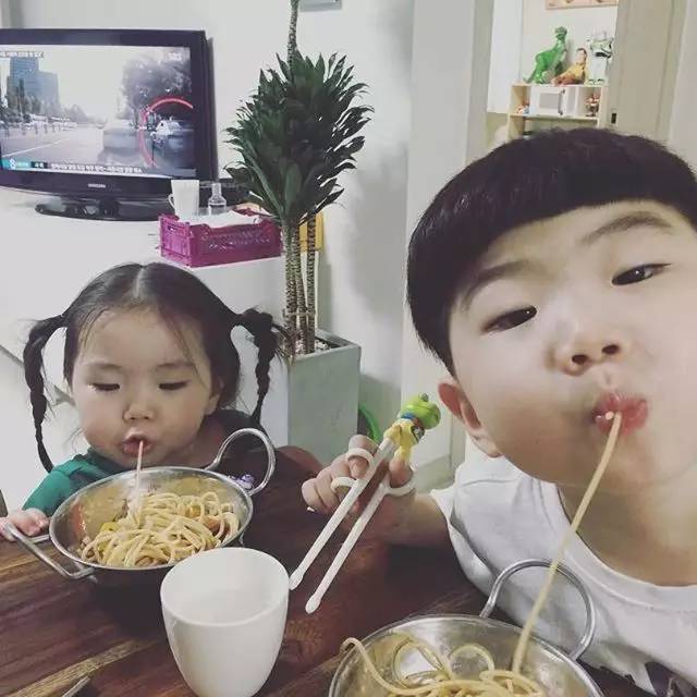 有个陪骑车陪你玩的哥哥，真好