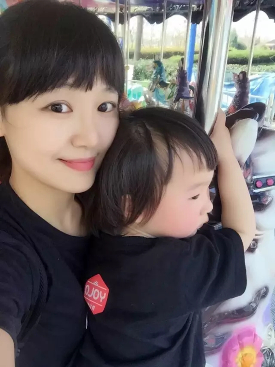 励志！漂亮单亲妈妈 用铁三和跑步战胜了抑郁症