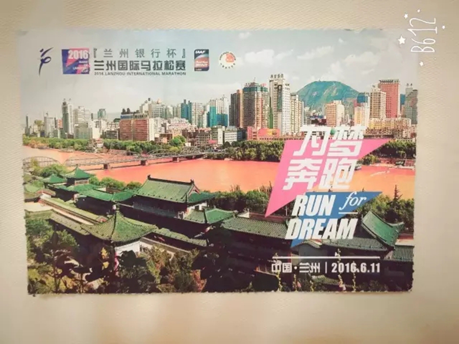 励志！漂亮单亲妈妈 用铁三和跑步战胜了抑郁症