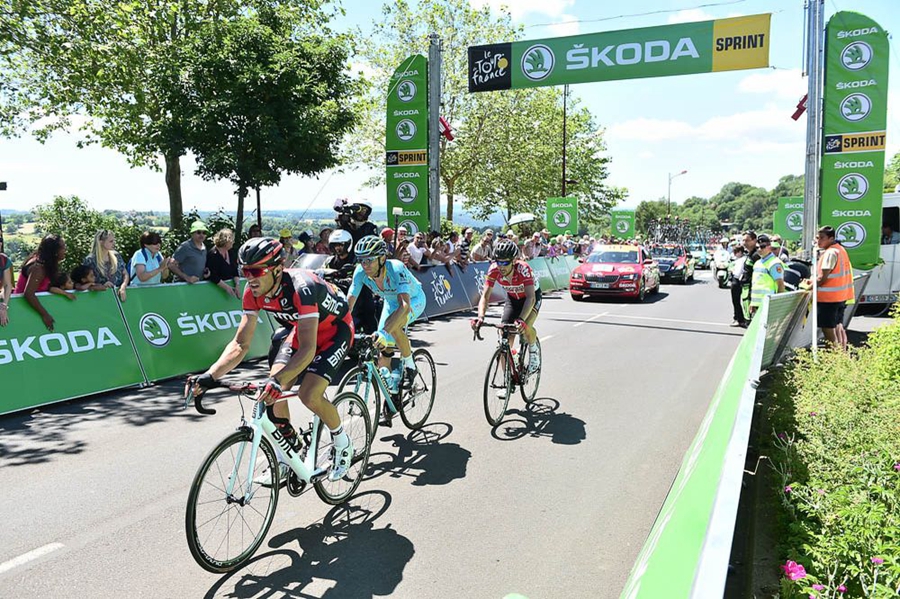 环法｜第五赛段 范阿维马特单飞夺冠得黄衫【评论有奖】