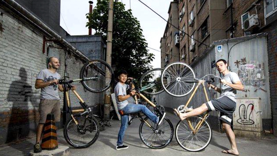 竹子自行车 看洋小伙儿将自行车玩出的新花样