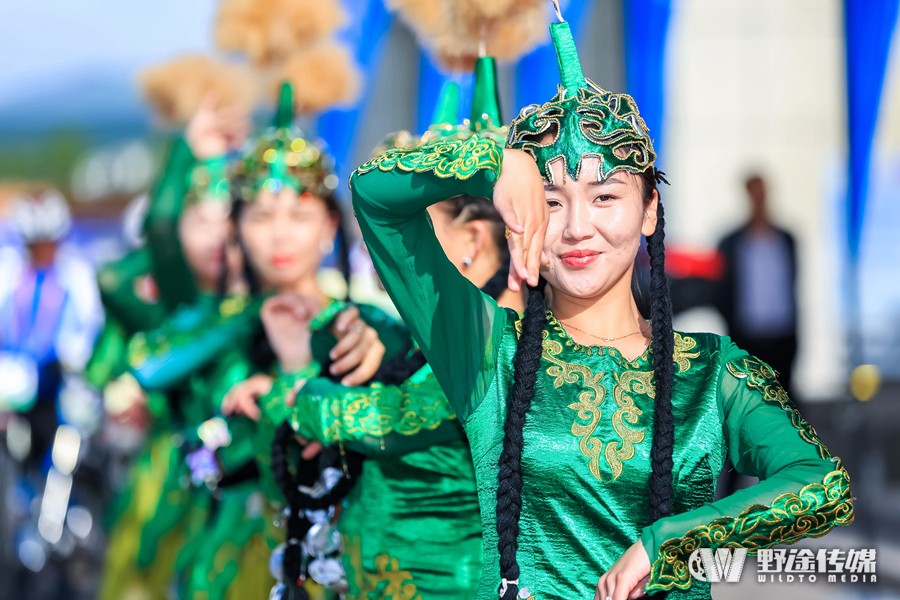 �½�����������һ���� ������˹̹���ֶ�����Ӿ�Ӣ��