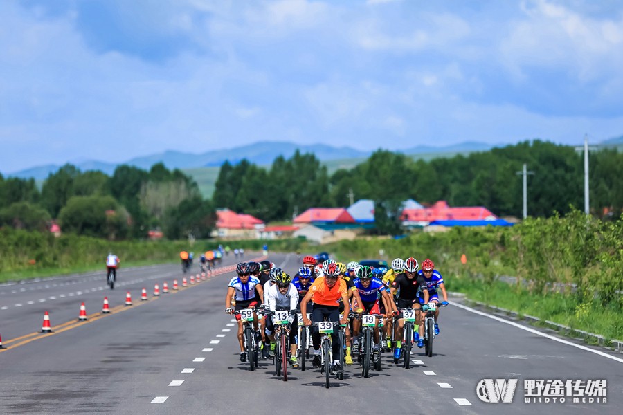 �½�����������һ���� ������˹̹���ֶ�����Ӿ�Ӣ��