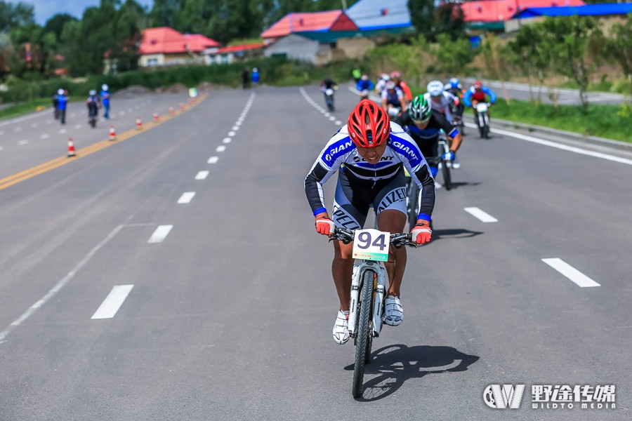 �½�����������һ���� ������˹̹���ֶ�����Ӿ�Ӣ��