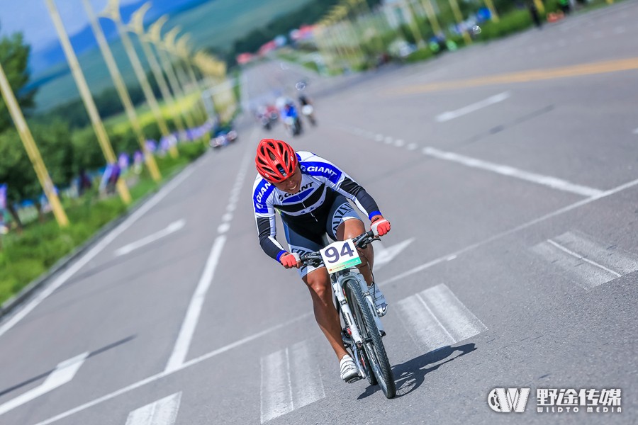 �½�����������һ���� ������˹̹���ֶ�����Ӿ�Ӣ��