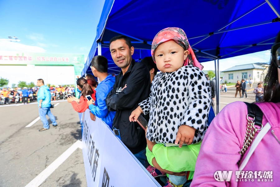 �½�����������һ���� ������˹̹���ֶ�����Ӿ�Ӣ��