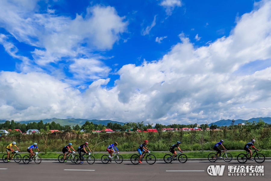 �½�����������һ���� ������˹̹���ֶ�����Ӿ�Ӣ��