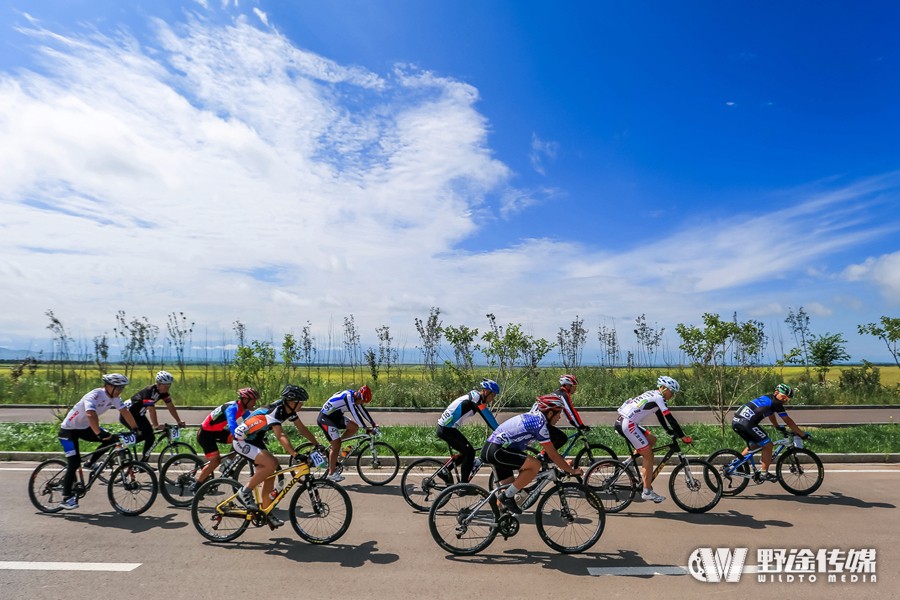 �½�����������һ���� ������˹̹���ֶ�����Ӿ�Ӣ��