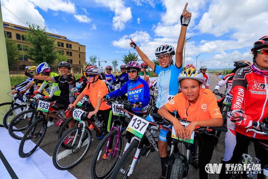 �½�����������һ���� ������˹̹���ֶ�����Ӿ�Ӣ��