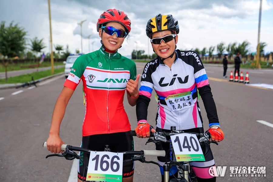 �½�����������һ���� ������˹̹���ֶ�����Ӿ�Ӣ��