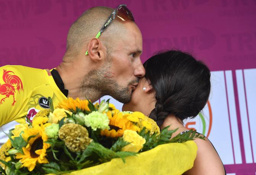 环瓦隆：快步车队布南赢得第一赛段的胜利