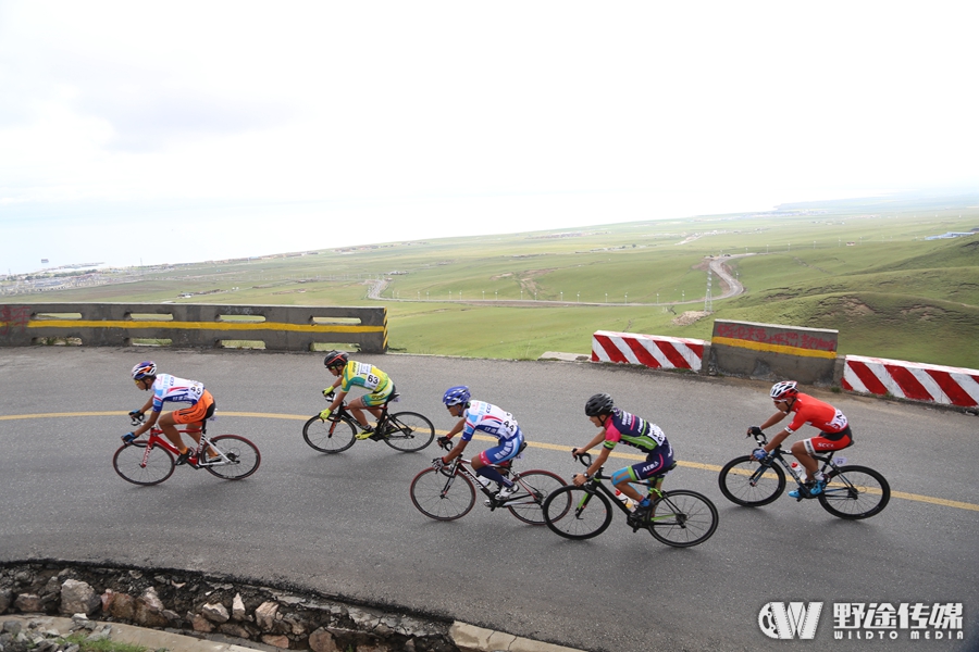 ������ѧ����·��˳����Ļ ��ɫ������ѡ�ֽ���