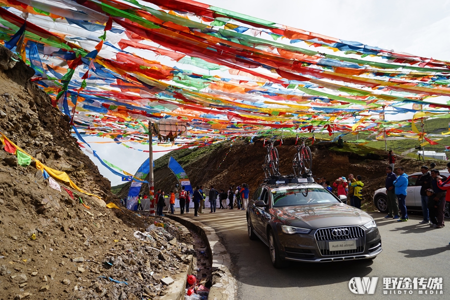 ������ѧ����·��˳����Ļ ��ɫ������ѡ�ֽ���