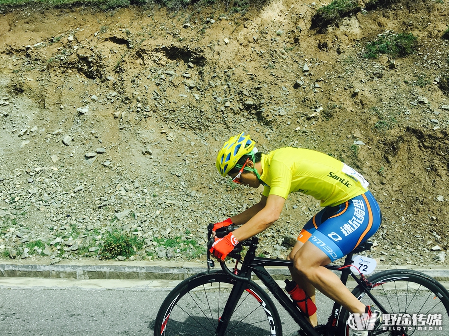 ������ѧ����·��˳����Ļ ��ɫ������ѡ�ֽ���