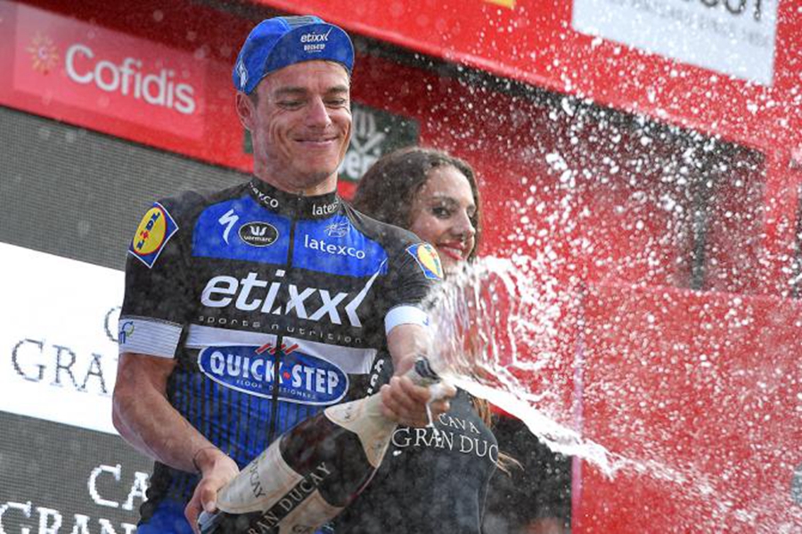 环西｜第五赛段：终点冲刺大规模摔车　启动3公里规则