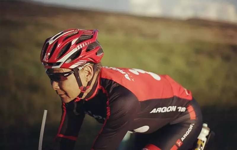 68岁的他完成了7次大铁  曾经却因身患糖尿病卧床不起