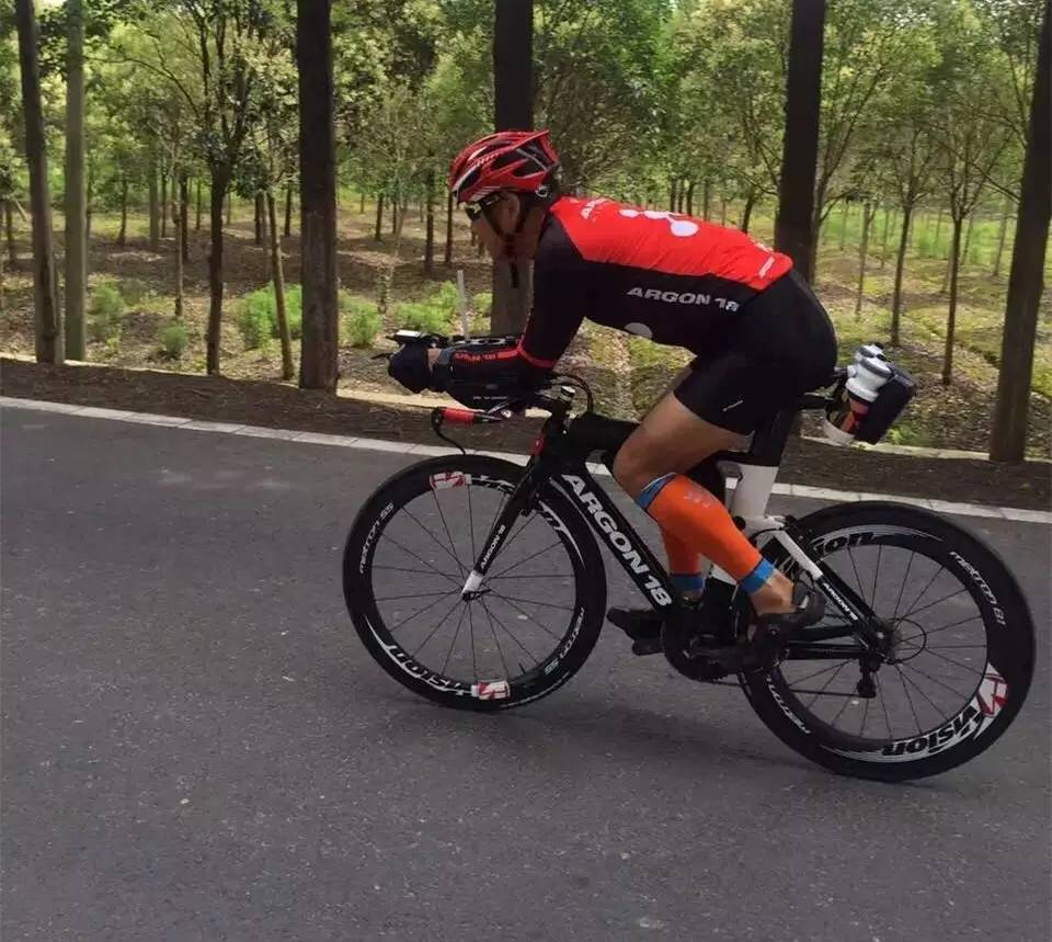 68岁的他完成了7次大铁  曾经却因身患糖尿病卧床不起