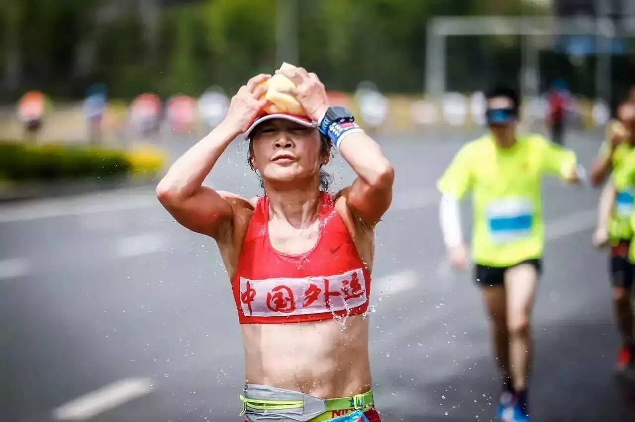 57岁加冕东戴河铁三赛“全程王”  挑战人生  她在不断进步