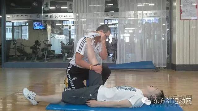 铁人三项｜ 图解如何进行骑行后的肌肉放松拉伸
