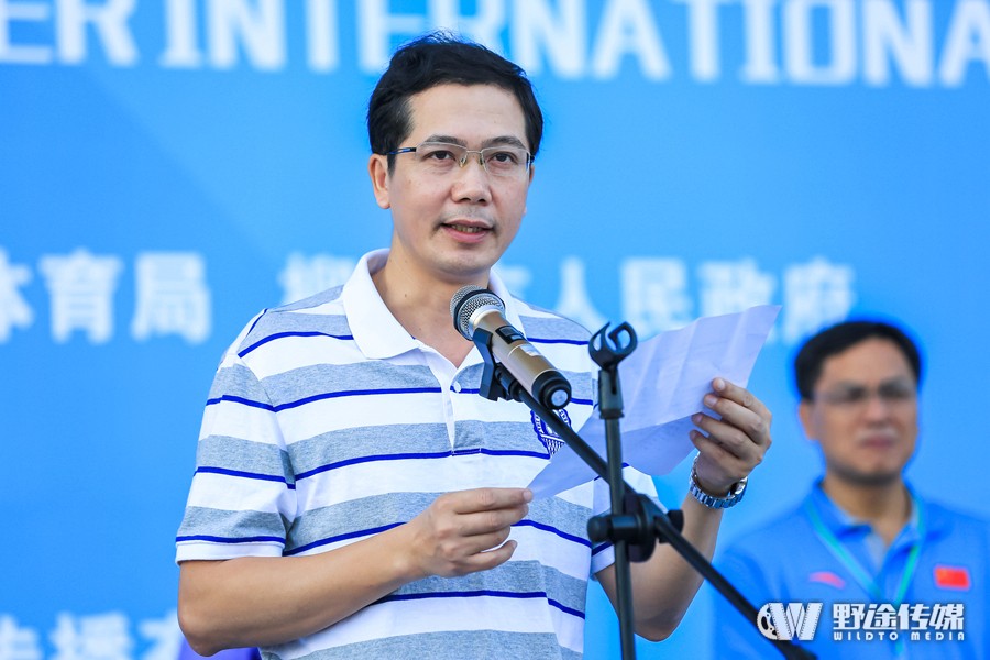 環(huán)柳江公路賽 英國車手Harry聯(lián)手周克強拉爆大集團