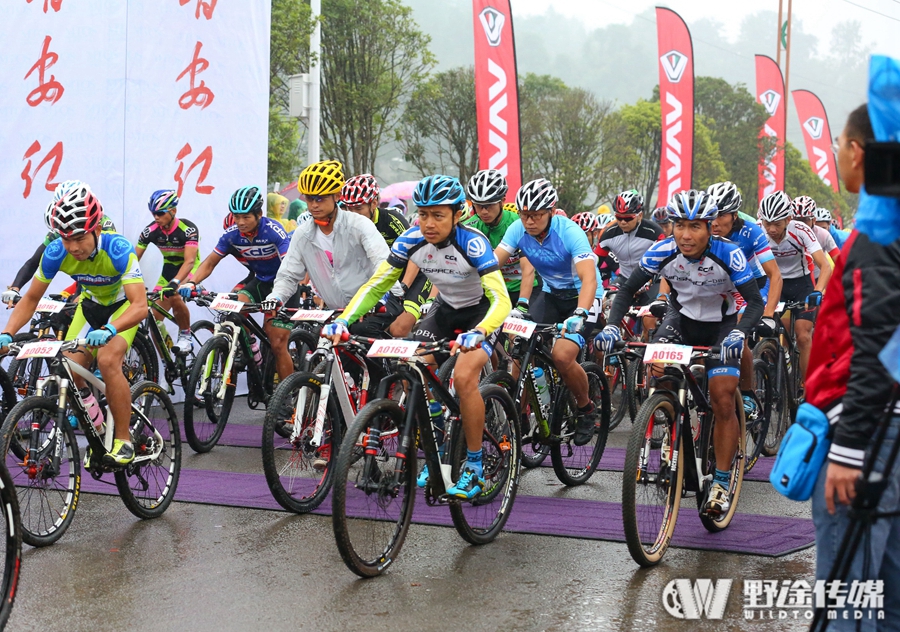 �հ�����ɽ�س�����ɽ��ʢ�� ��ΰ����  �γ�嶥