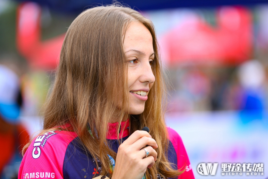 �հ�����ɽ�س�����ɽ��ʢ�� ��ΰ����  �γ�嶥