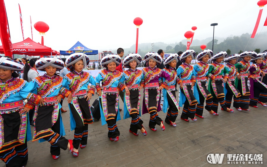 �հ�����ɽ�س�����ɽ��ʢ�� ��ΰ����  �γ�嶥