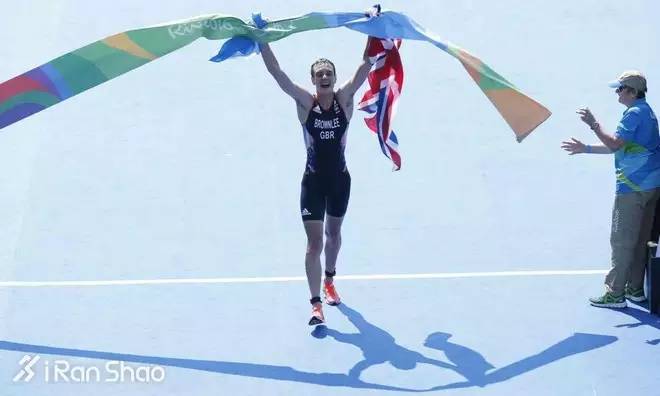 英国布朗利铁三兄弟的相爱相杀：输给他我已经习惯了