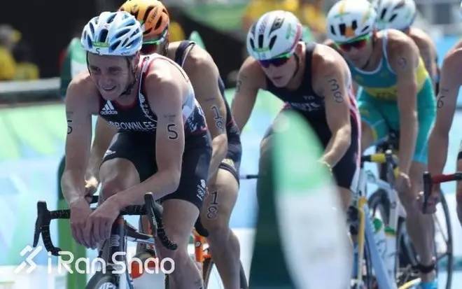 英国布朗利铁三兄弟的相爱相杀：输给他我已经习惯了