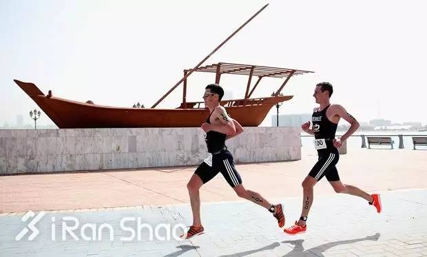 英国布朗利铁三兄弟的相爱相杀：输给他我已经习惯了
