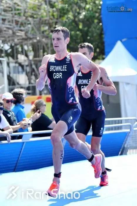 英国布朗利铁三兄弟的相爱相杀：输给他我已经习惯了